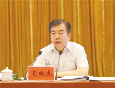 党晓龙在全市1500名85后左右年轻科级干部专题培训班开班式上强调努力